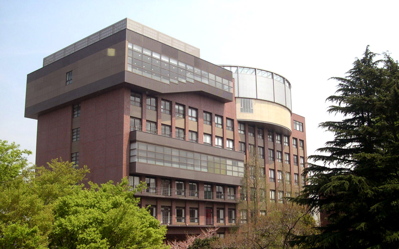 目白大学