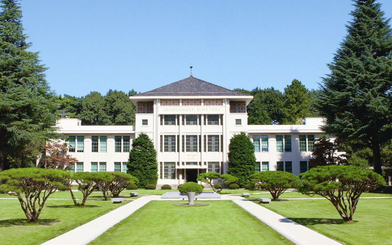 東京女子大学